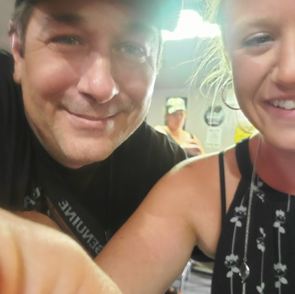 Meet your Posher, Carin - Picture 2 of 8